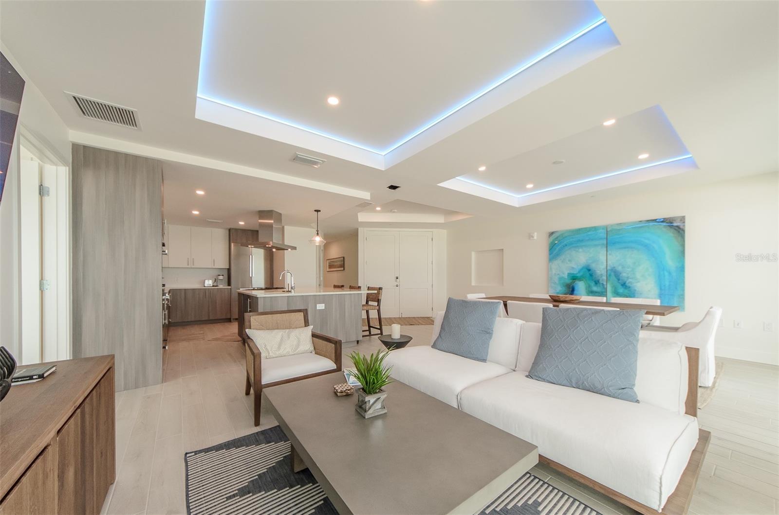 15 AVALON ST #702 — photo 4