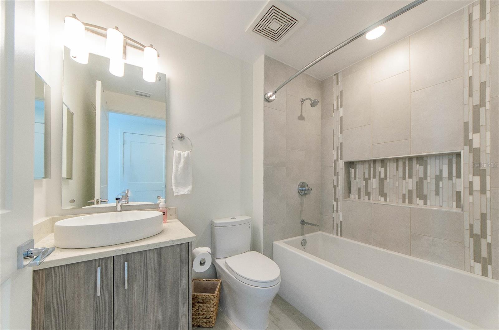 15 AVALON ST #702 — photo 29