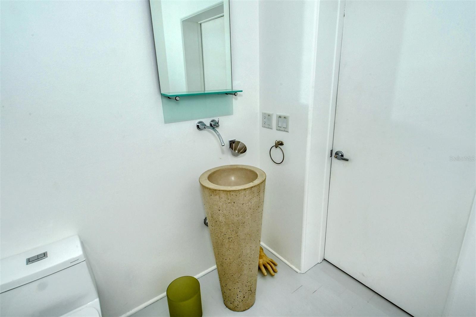 213 N WASHINGTON DR — photo 21