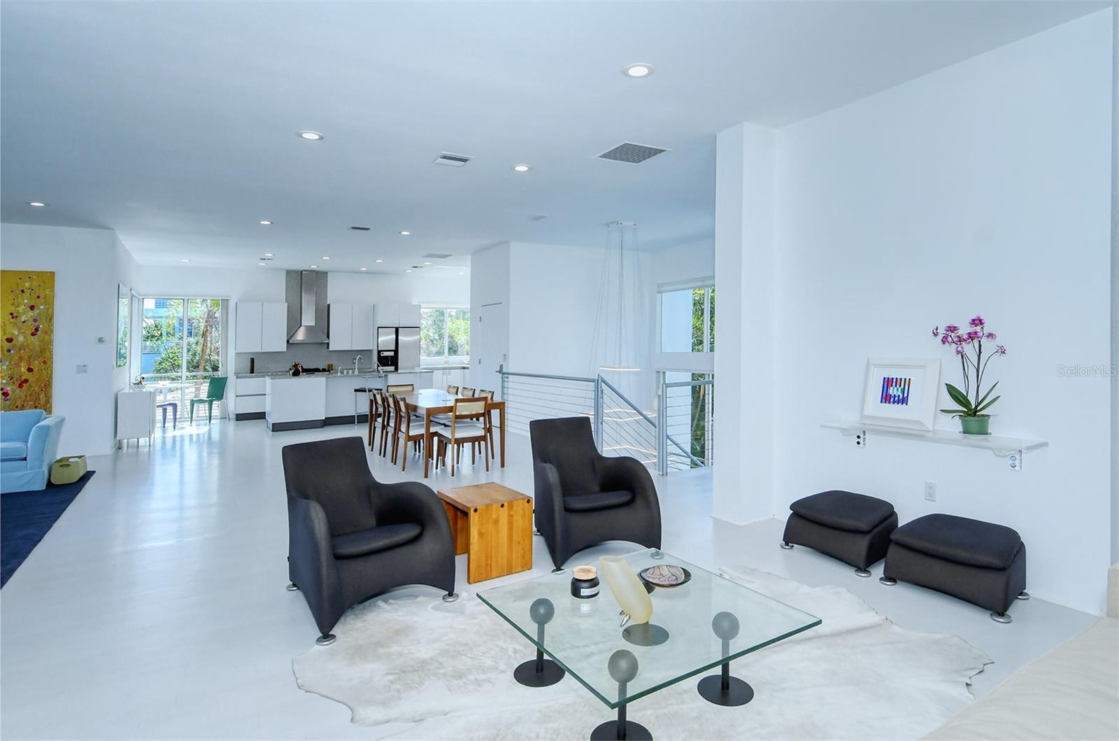 213 N WASHINGTON DR — photo 25