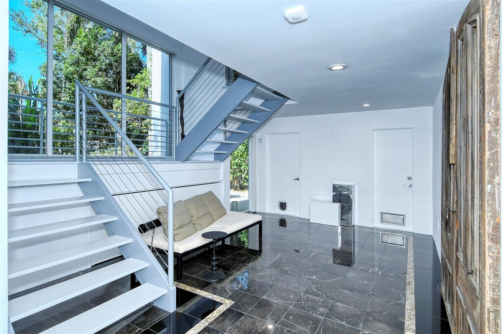 213 N WASHINGTON DR — photo 4