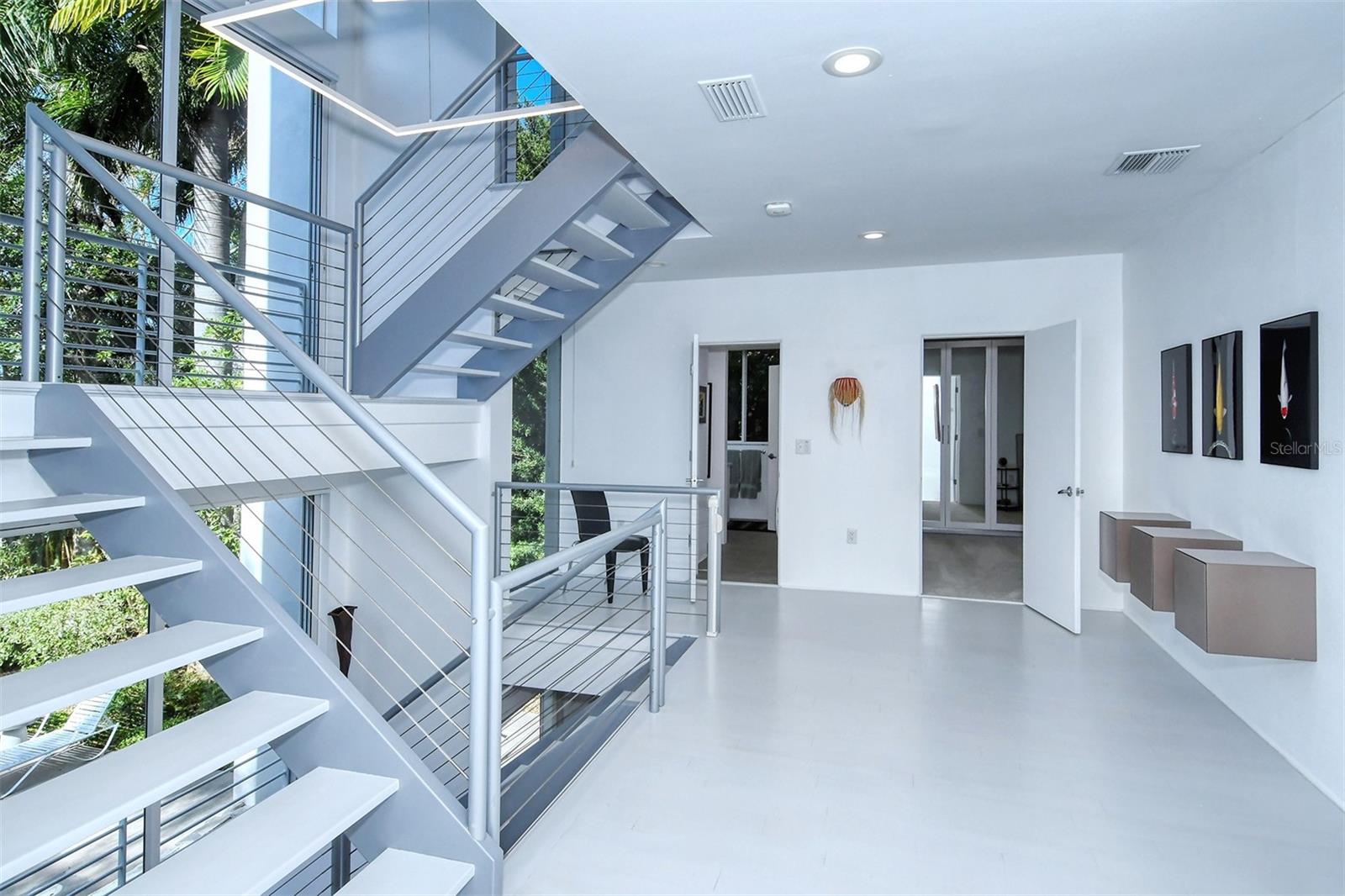 213 N WASHINGTON DR — photo 68