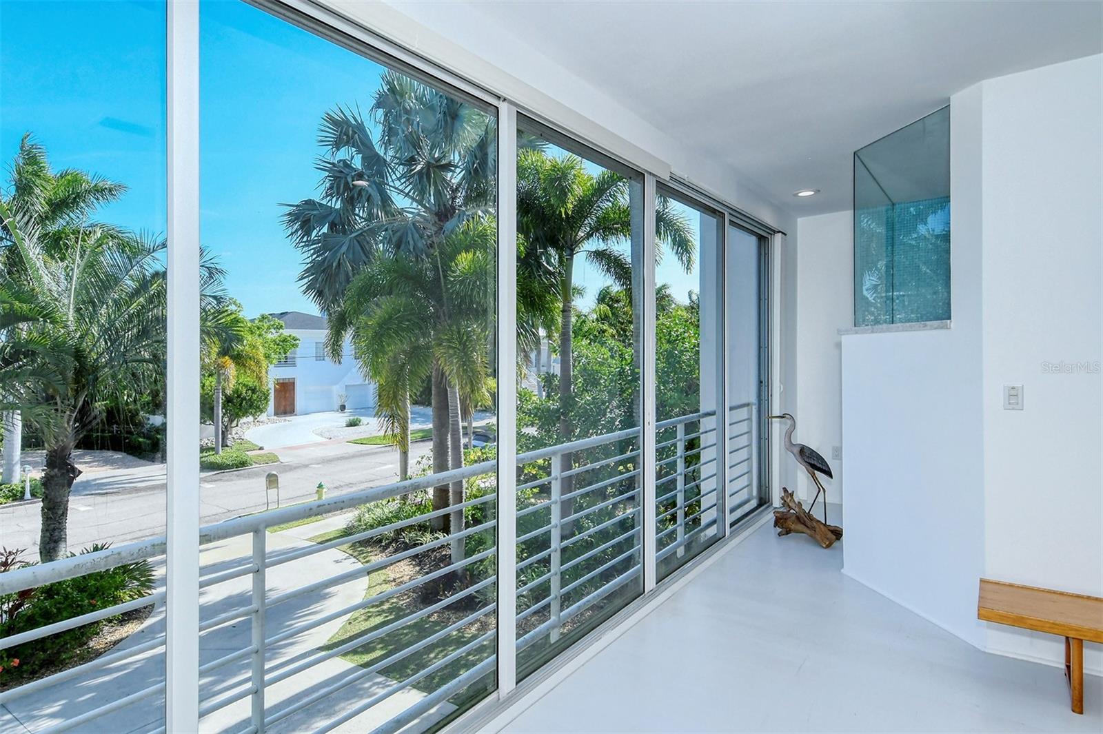 213 N WASHINGTON DR — photo 49