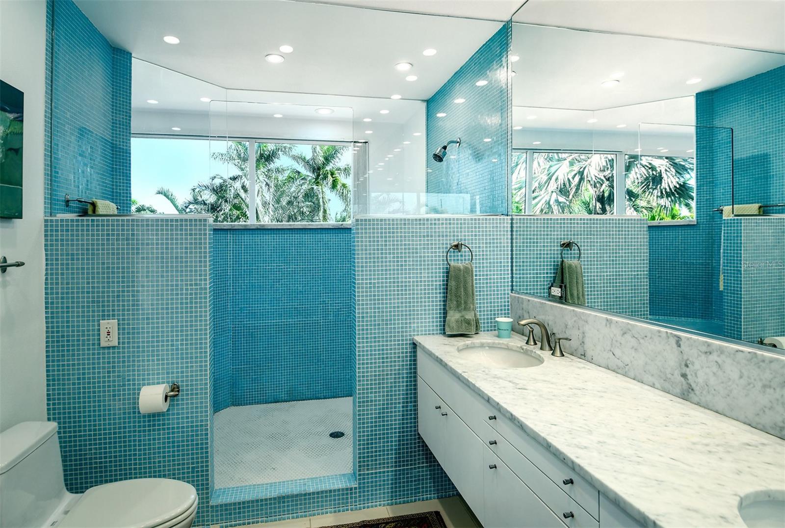213 N WASHINGTON DR — photo 48