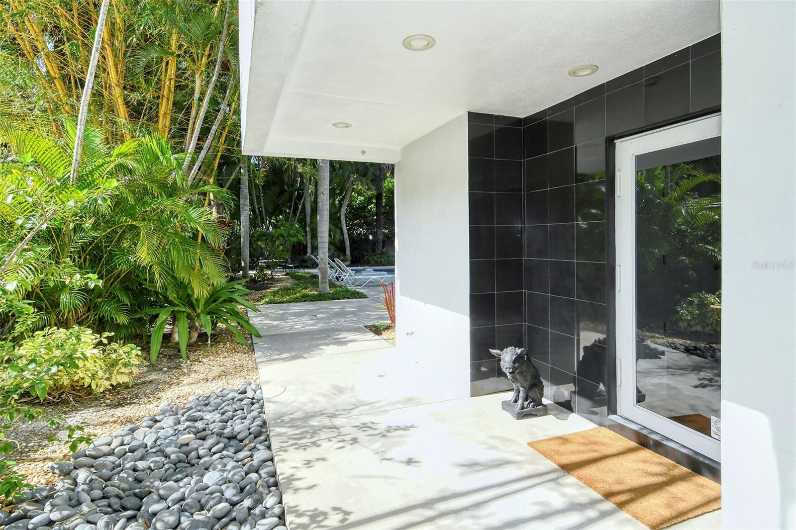 213 N WASHINGTON DR — photo 71
