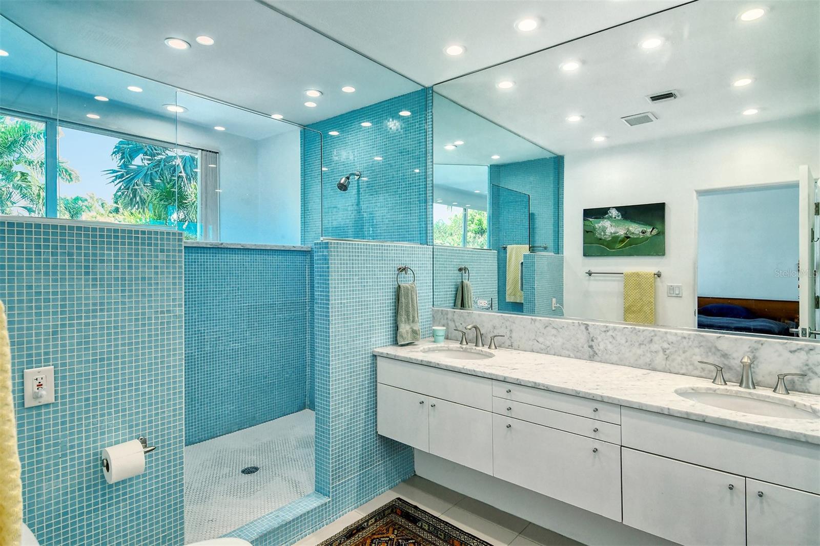 213 N WASHINGTON DR — photo 47