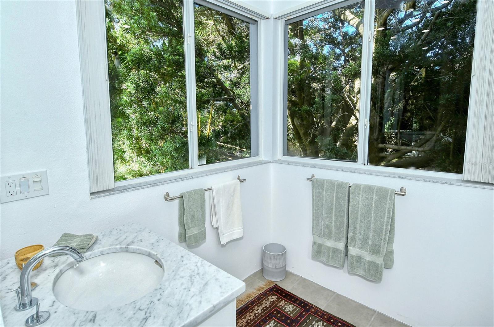 213 N WASHINGTON DR — photo 56