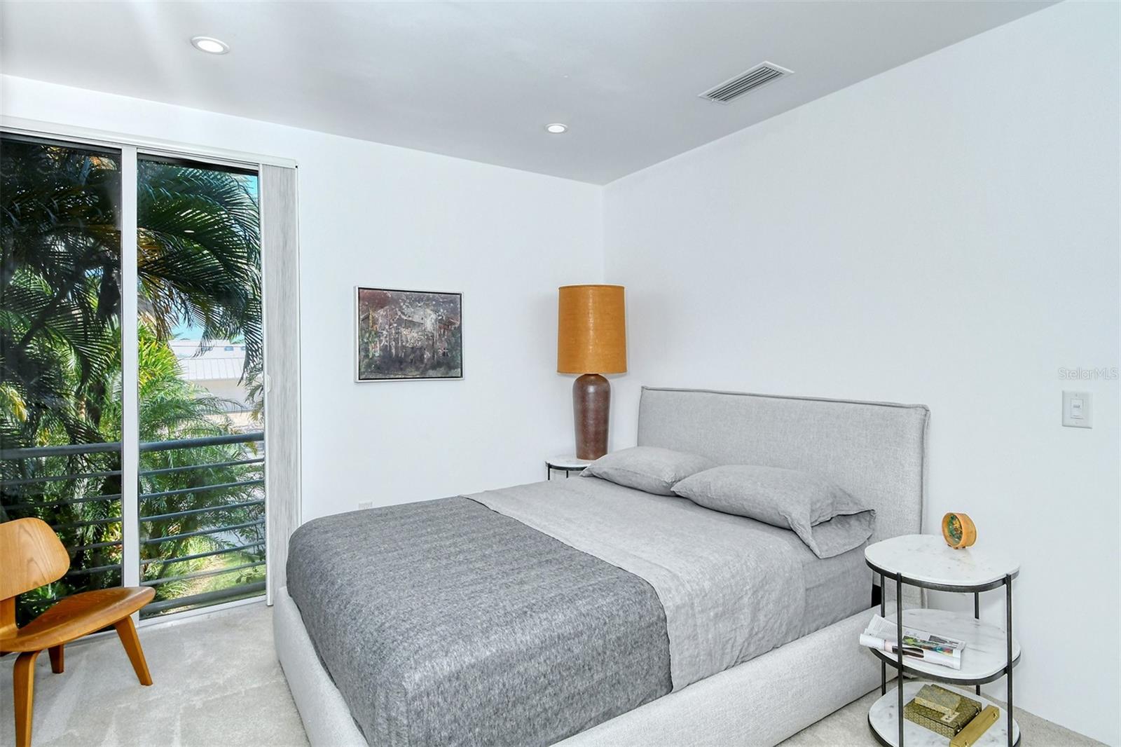 213 N WASHINGTON DR — photo 55