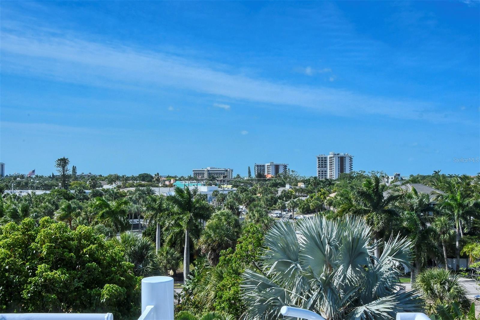 213 N WASHINGTON DR — photo 42