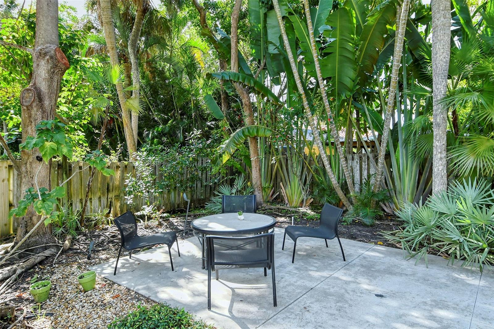 213 N WASHINGTON DR — photo 73