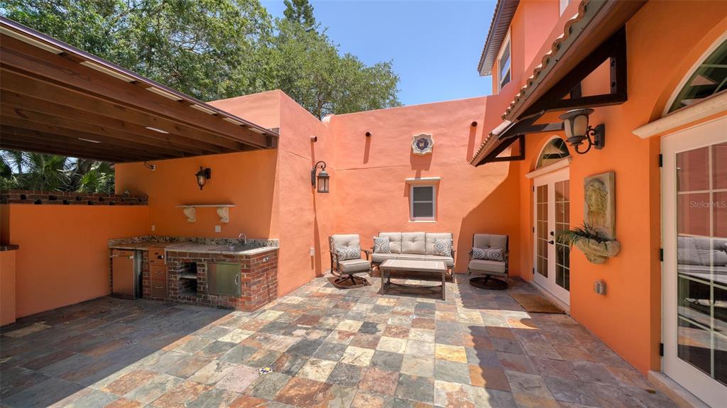 2520 TAMI SOLA ST — photo 8