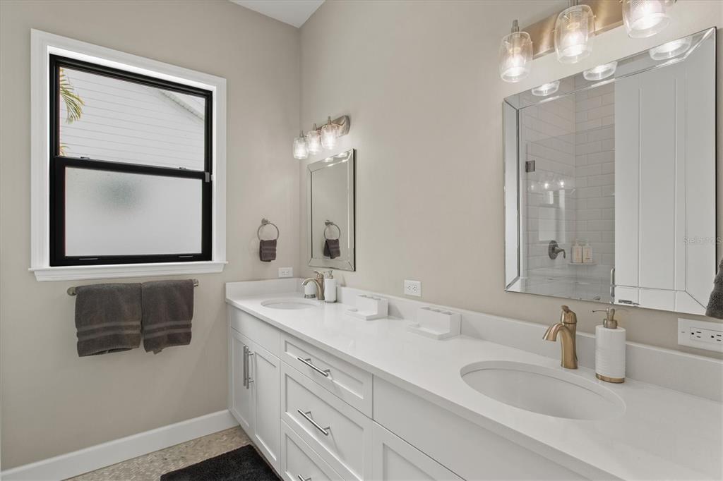1905 TULIP DR — photo 24
