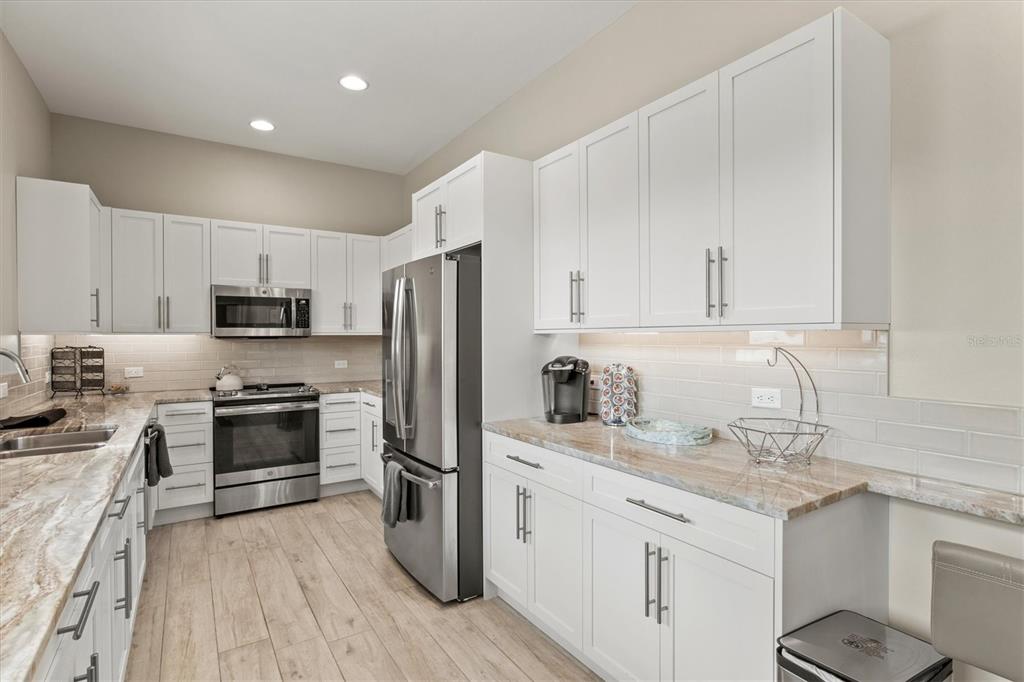 1905 TULIP DR — photo 14