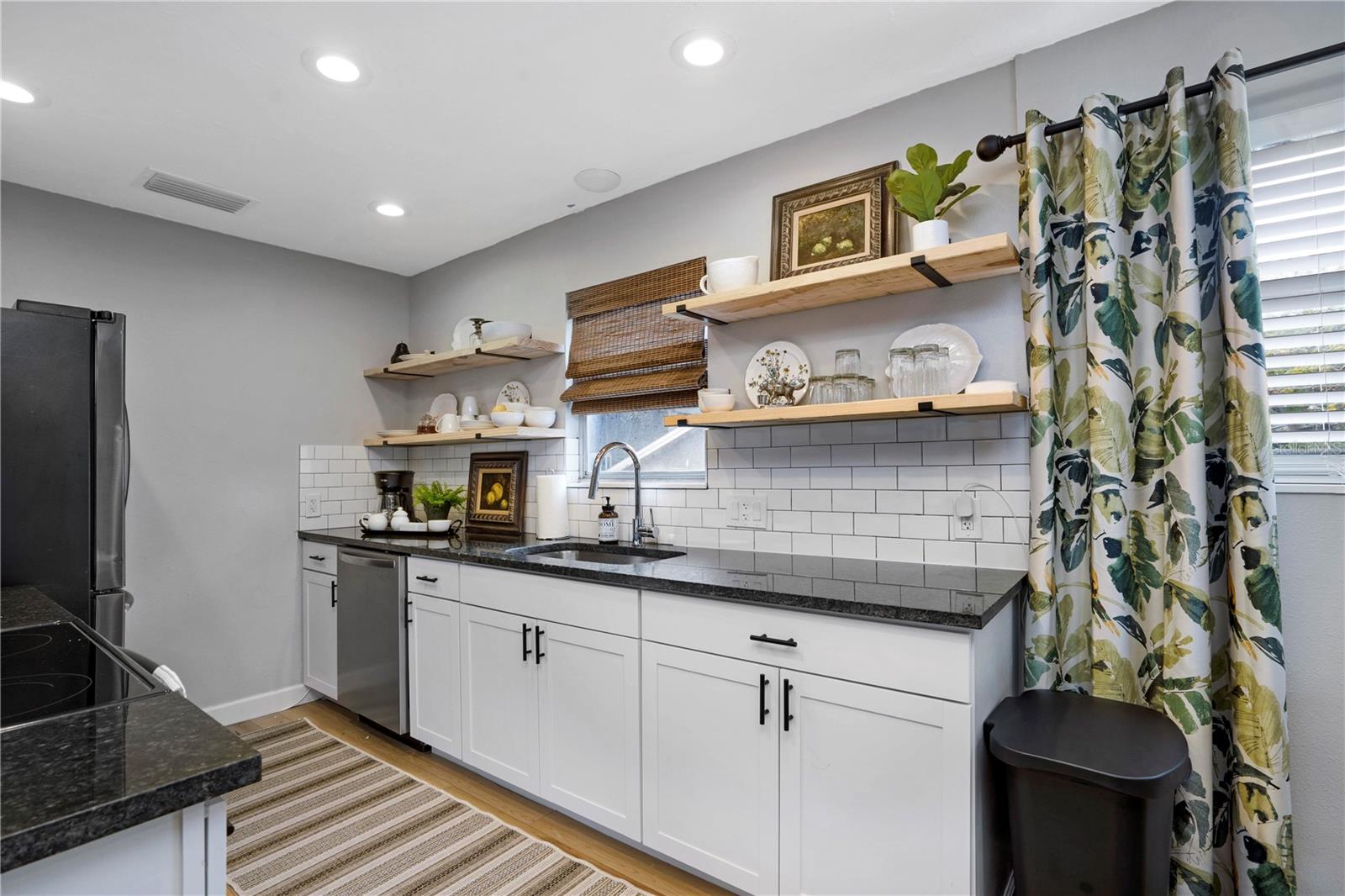 4705 HOLLINGSWORTH AVE — photo 5