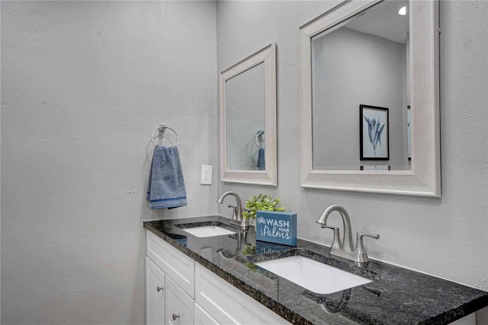 4705 HOLLINGSWORTH AVE — photo 23