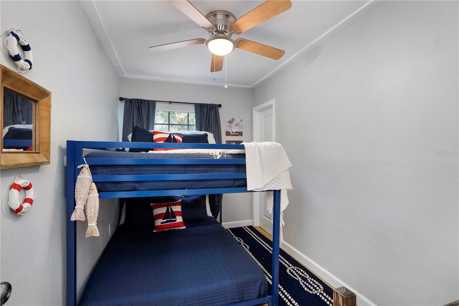 4705 HOLLINGSWORTH AVE — photo 28