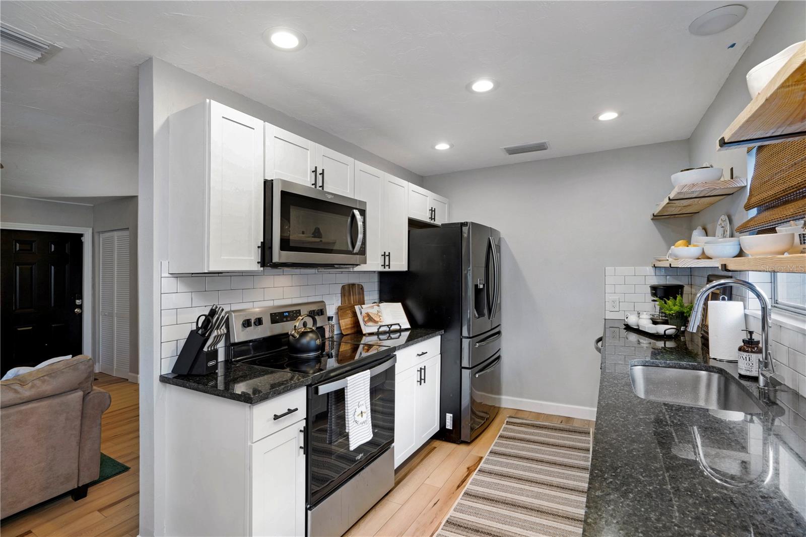 4705 HOLLINGSWORTH AVE — photo 6
