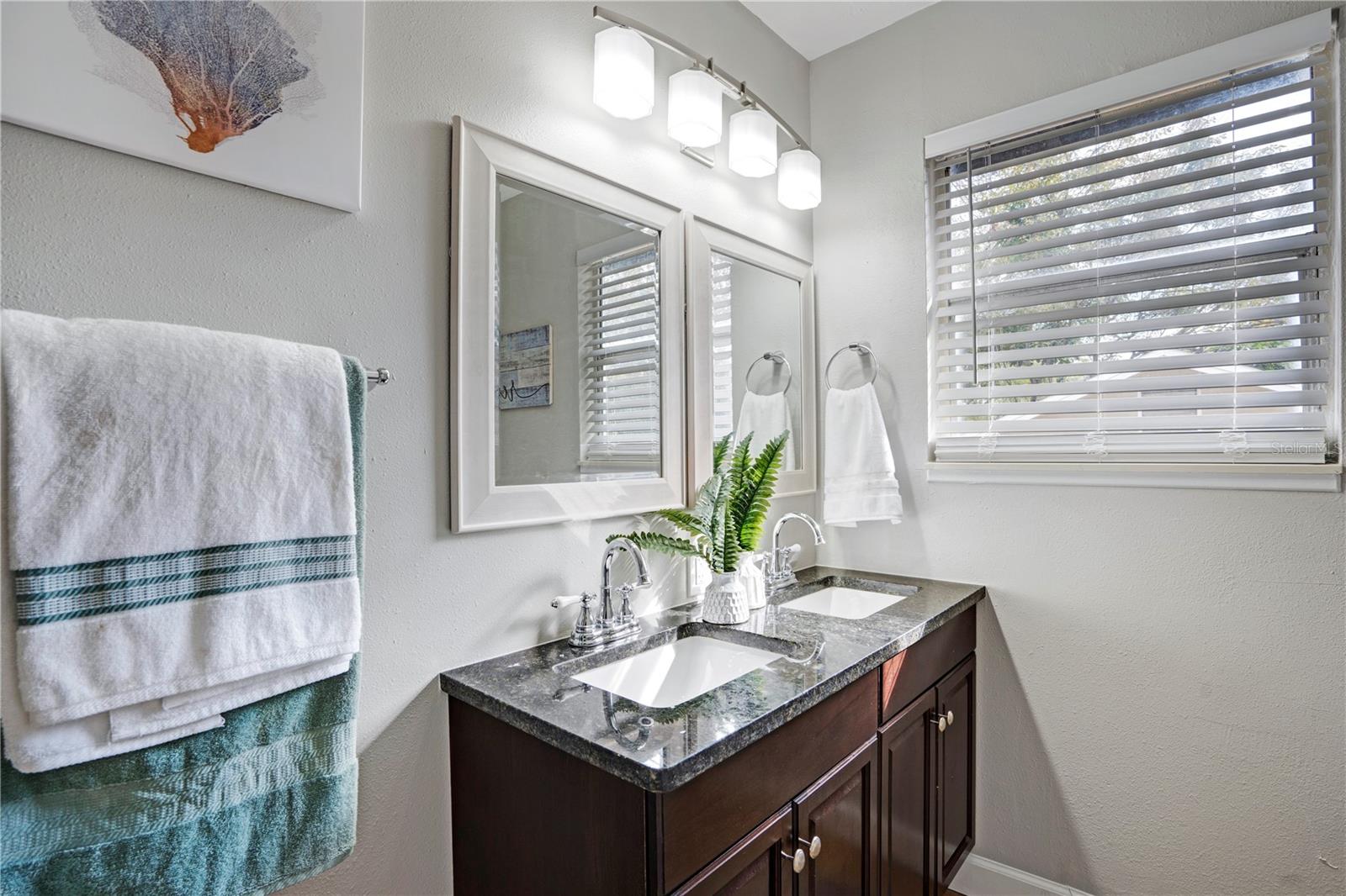 4705 HOLLINGSWORTH AVE — photo 31