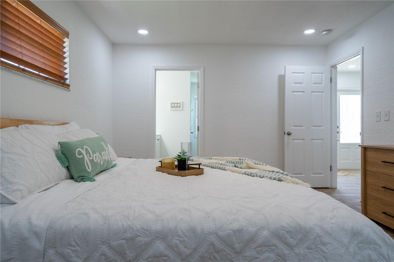 7354 BILTMORE DR — photo 25