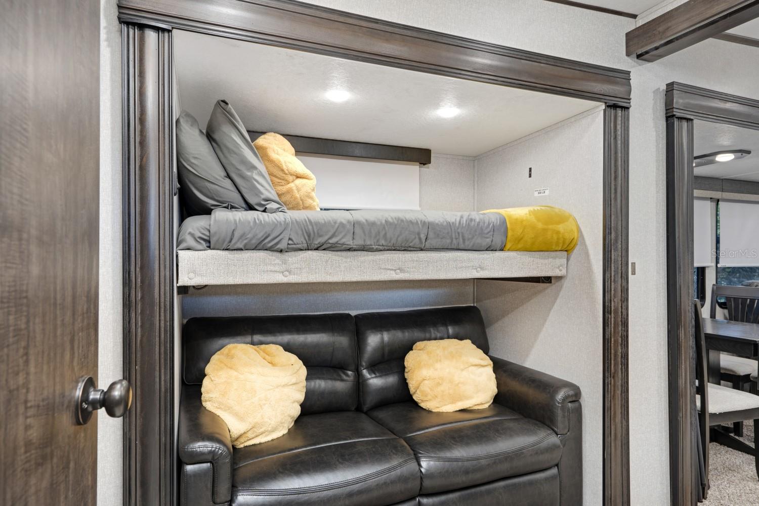 305 LINDEN DR #Fifth wheel — photo 13