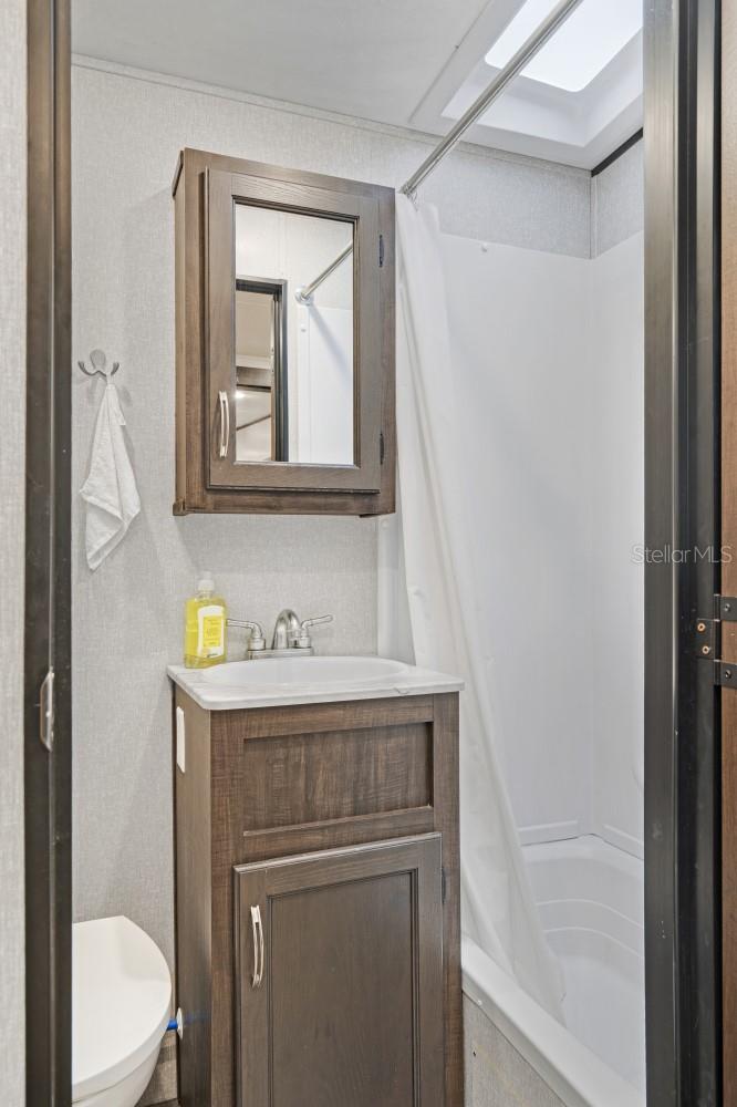 305 LINDEN DR #Fifth wheel — photo 14