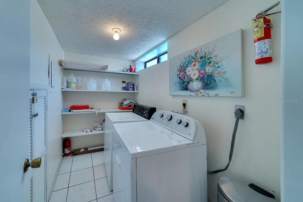 6157 MIDNIGHT PASS RD #D32 — photo 22