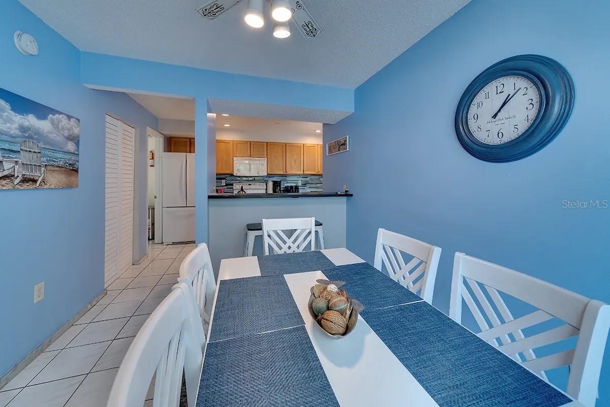 6157 MIDNIGHT PASS RD #D32 — photo 4
