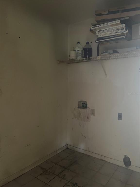 1404 MIDONECK CT — photo 24