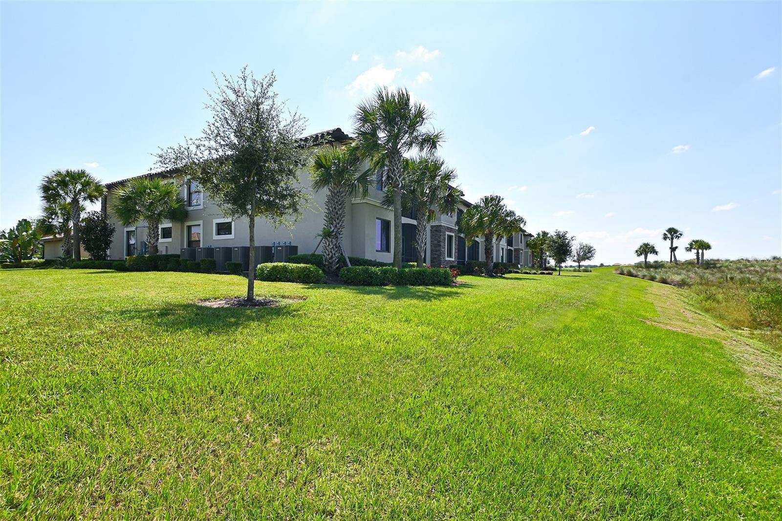 5567 PALMER CIR #104 — photo 38