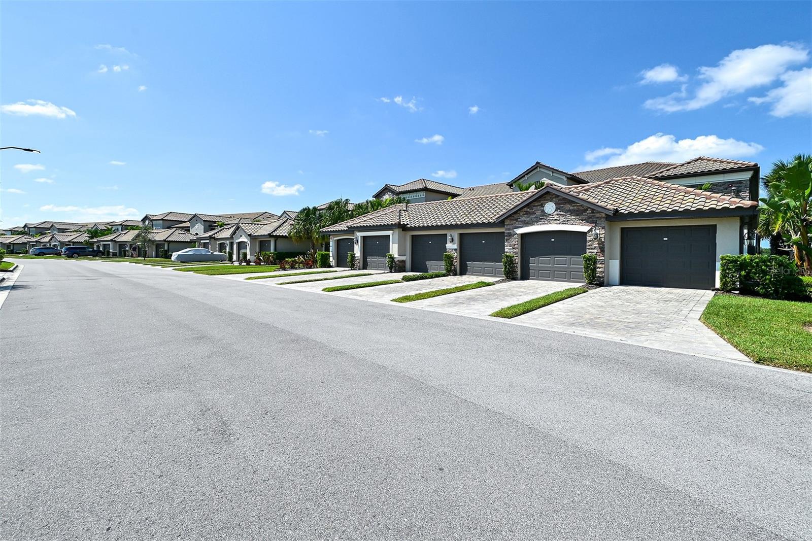 5567 PALMER CIR #104 — photo 41