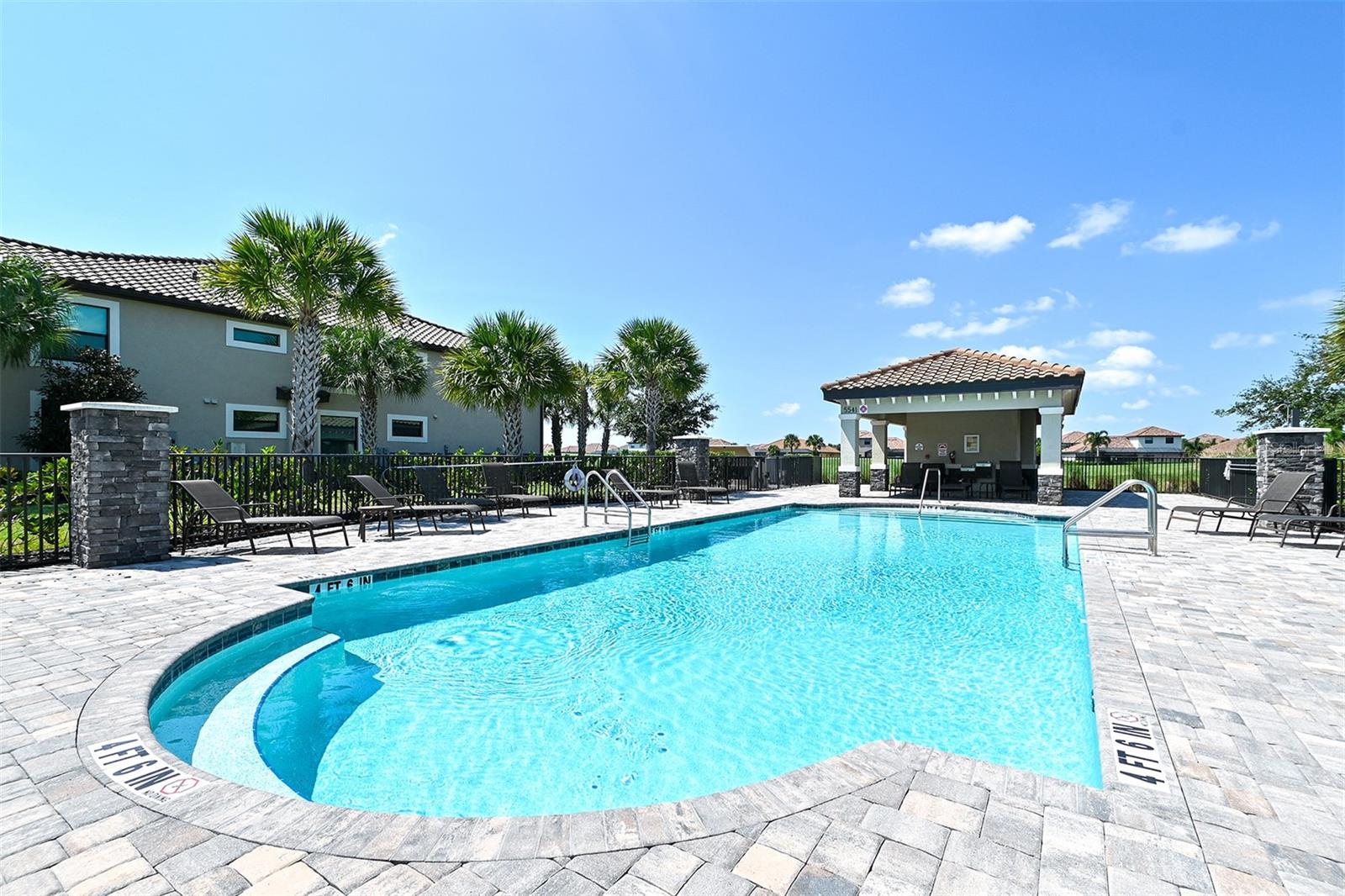 5567 PALMER CIR #104 — photo 39