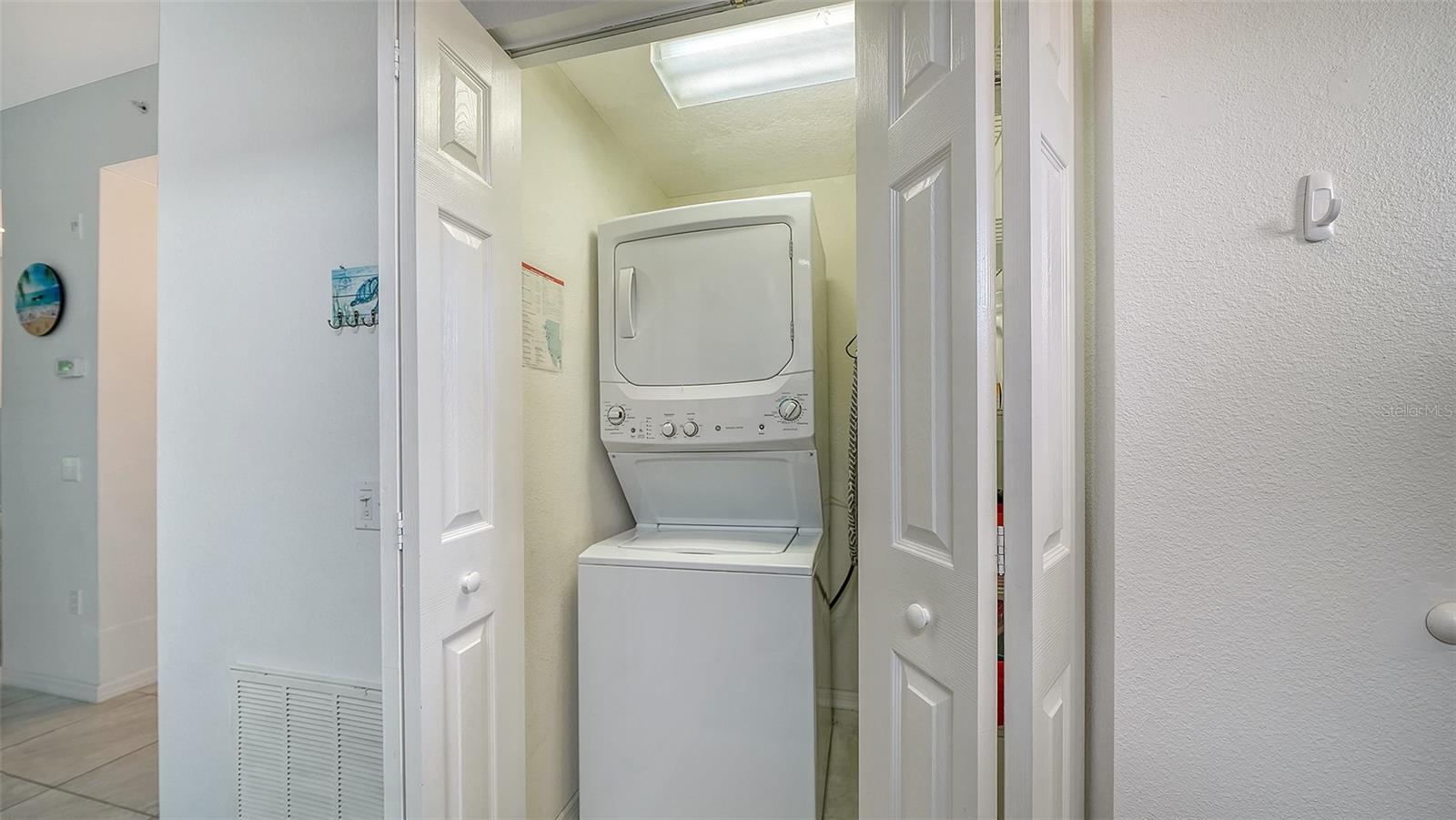8375 GLENROSE WAY #211 — photo 23