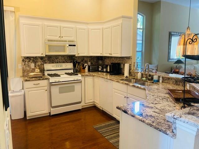 7711 WHITEBRIDGE GLN — photo 4
