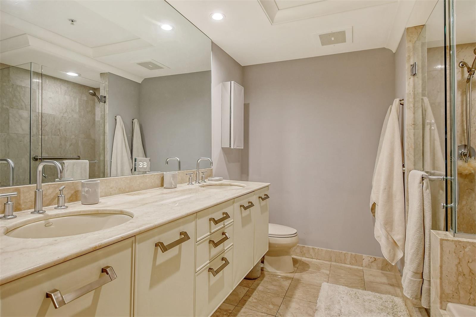 1350 MAIN ST #903 — photo 24