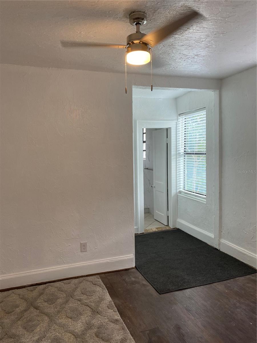 401 COLONIA LN E #15 — photo 15