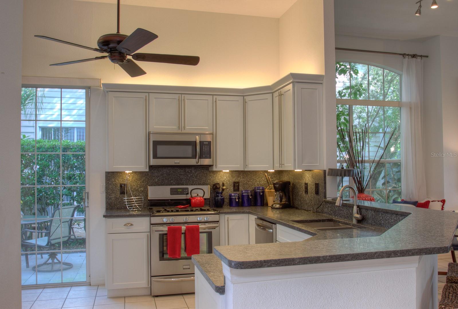 7911 WHITEBRIDGE GLN — photo 17