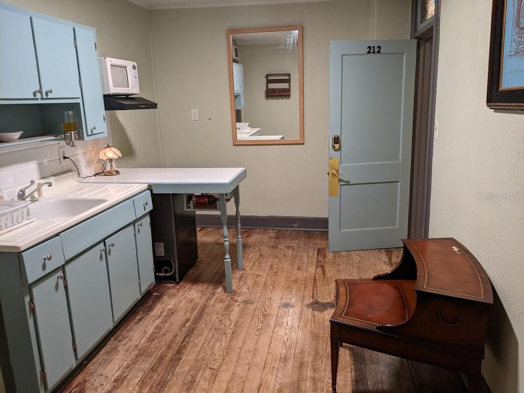 401 COLONIA LN E #13 — photo 4