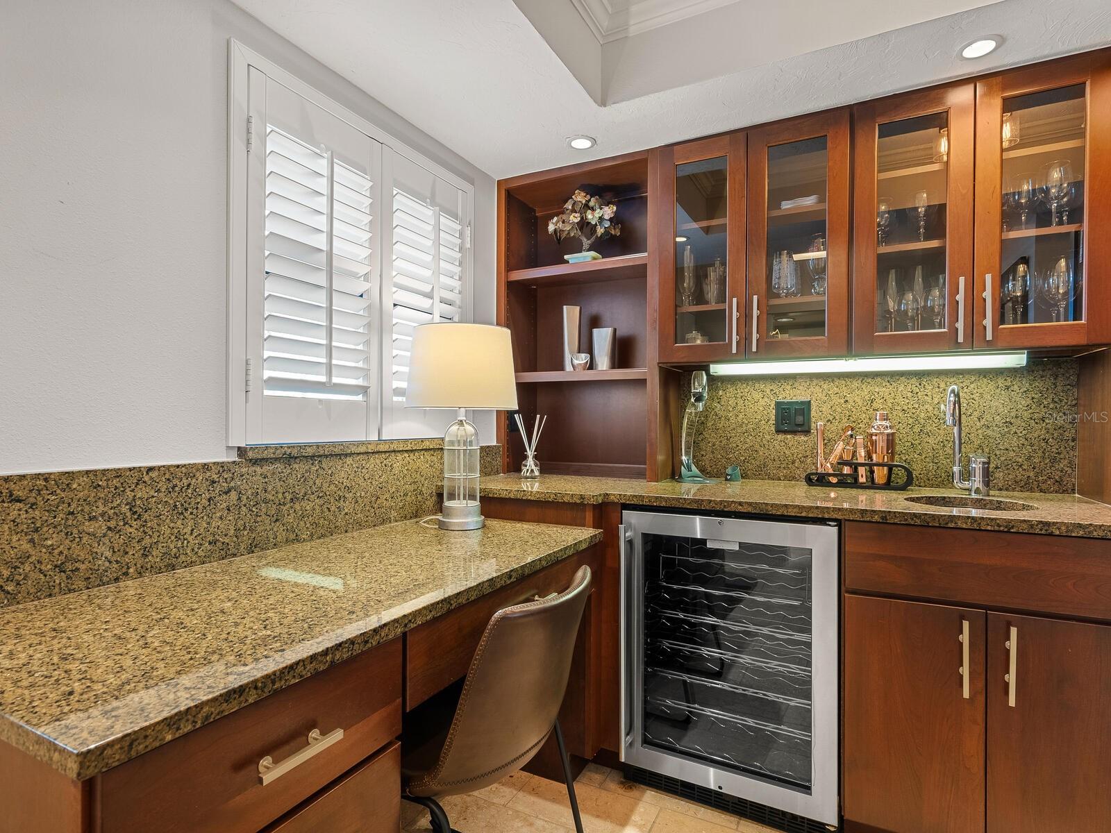 5760 MIDNIGHT PASS ROAD #208D — photo 4