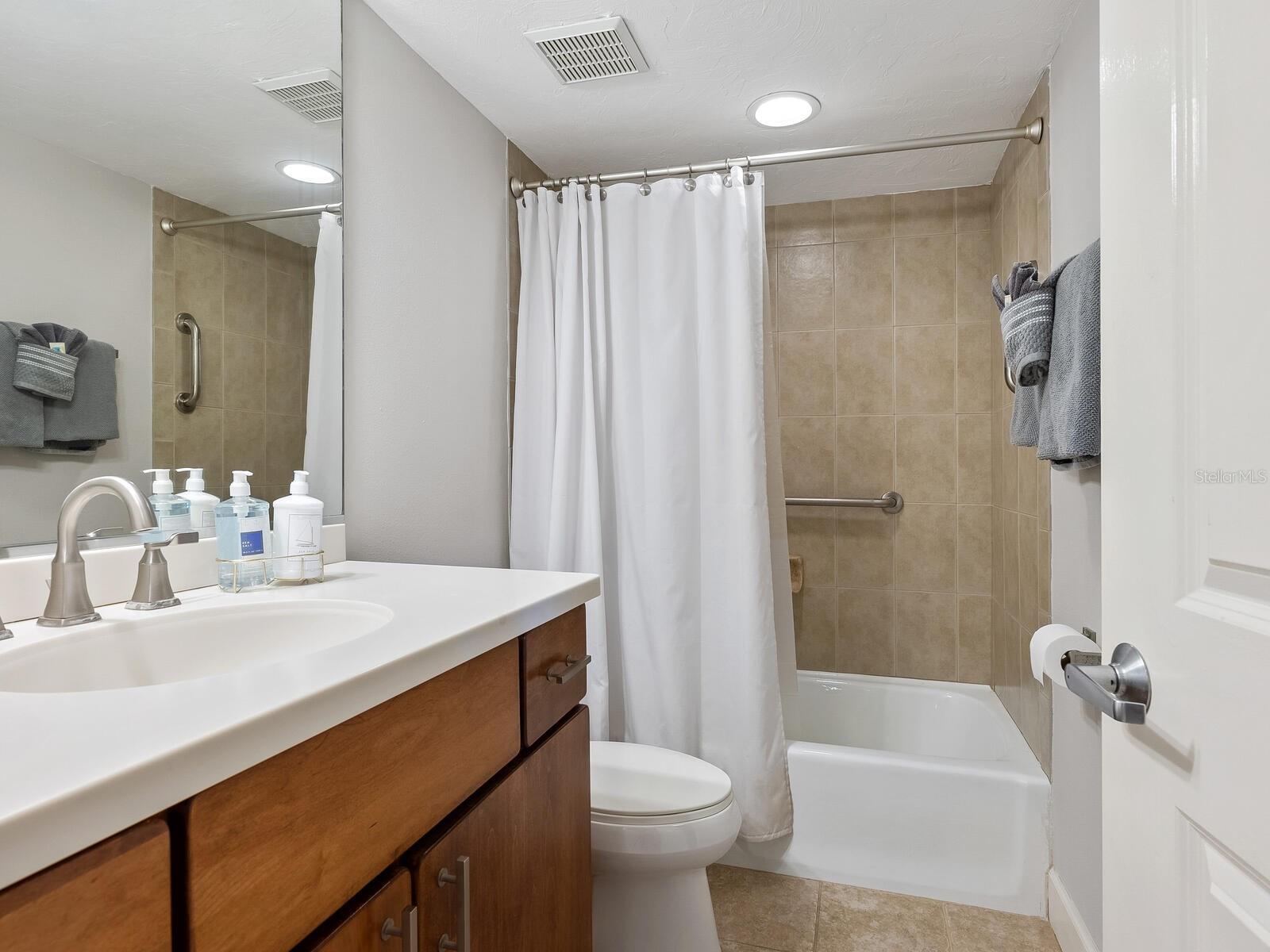 5760 MIDNIGHT PASS ROAD #208D — photo 26