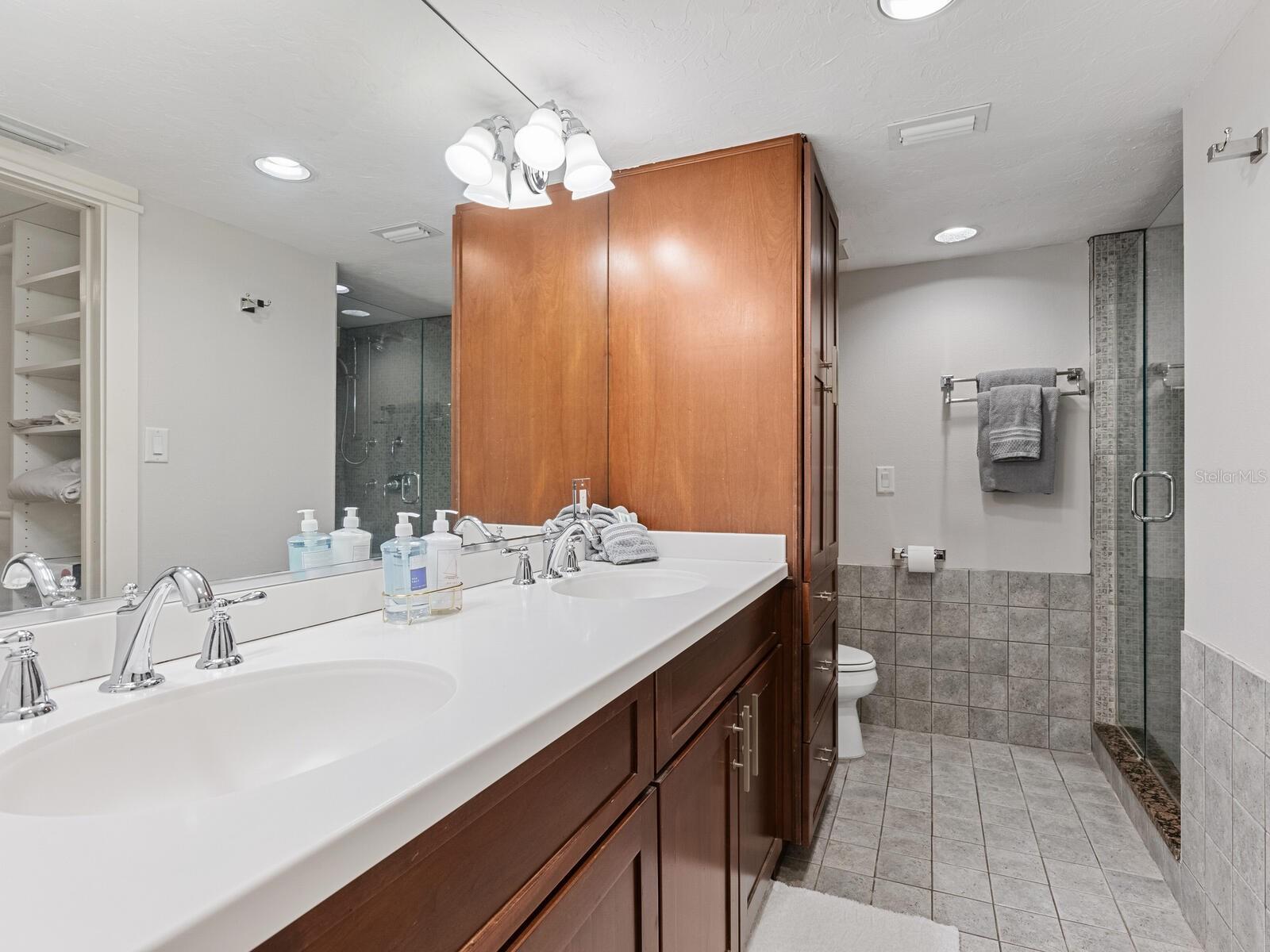 5760 MIDNIGHT PASS ROAD #208D — photo 23