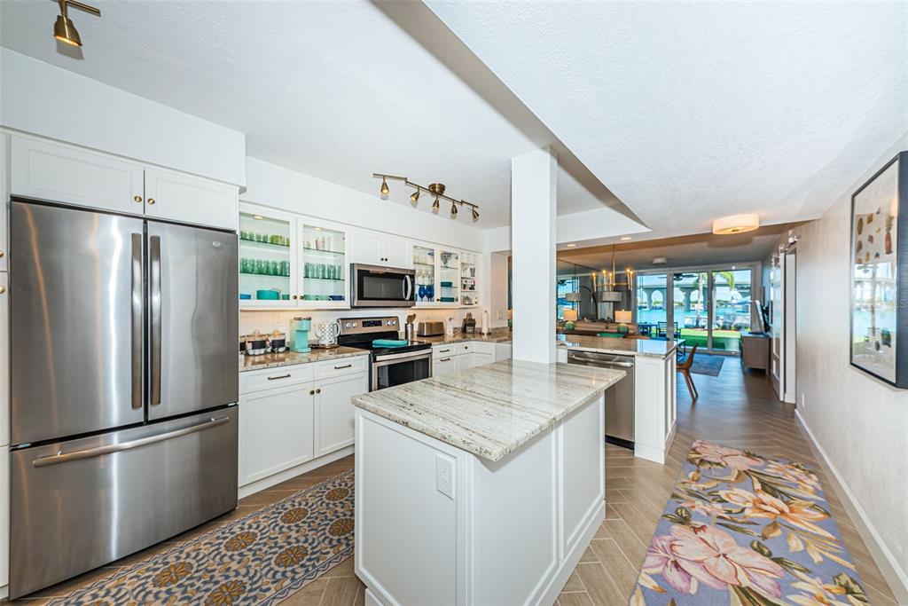 5901 BAHIA DEL MAR CIR #122 — photo 3