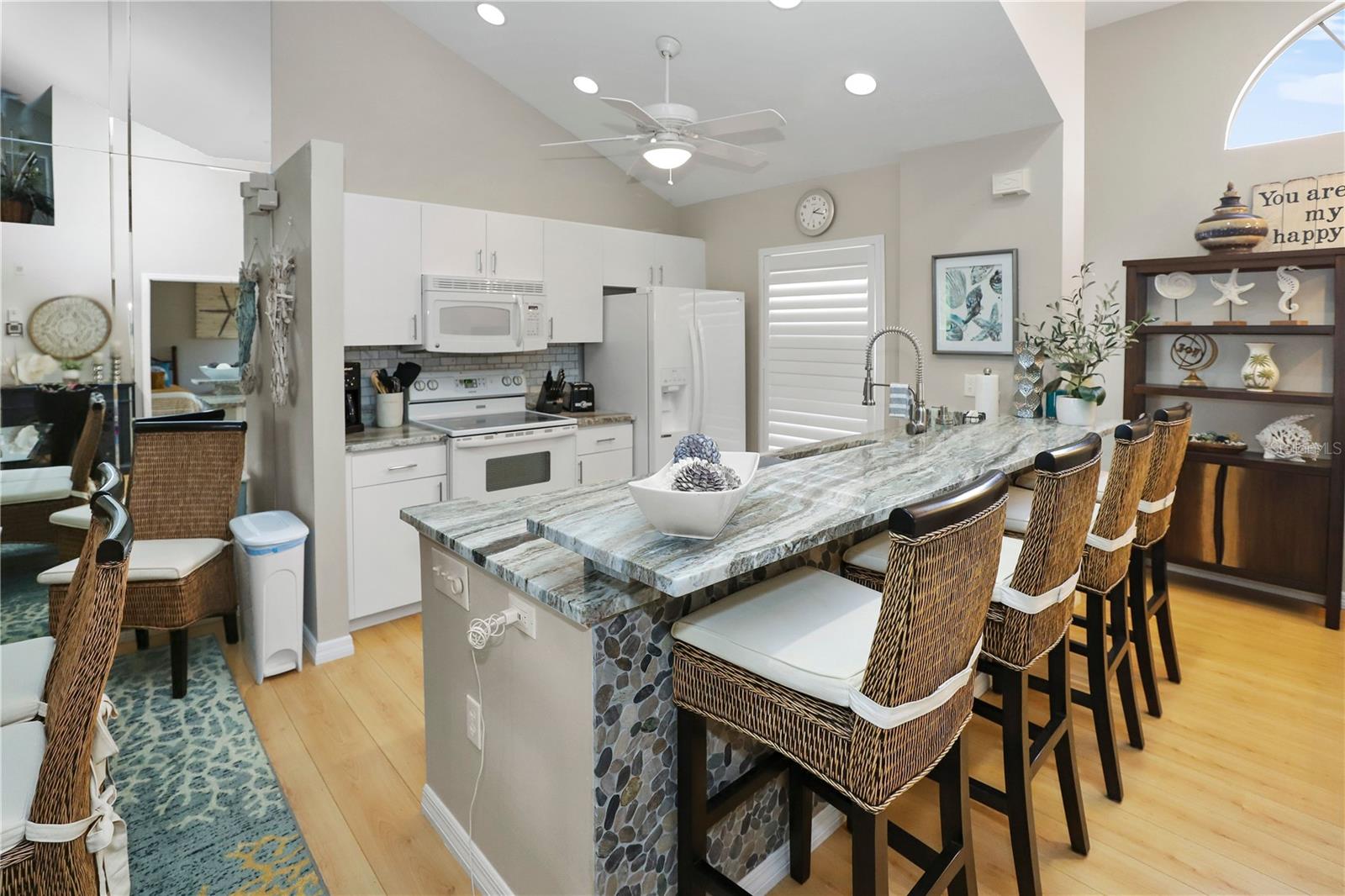 8370 WINGATE DR #725 — photo 4