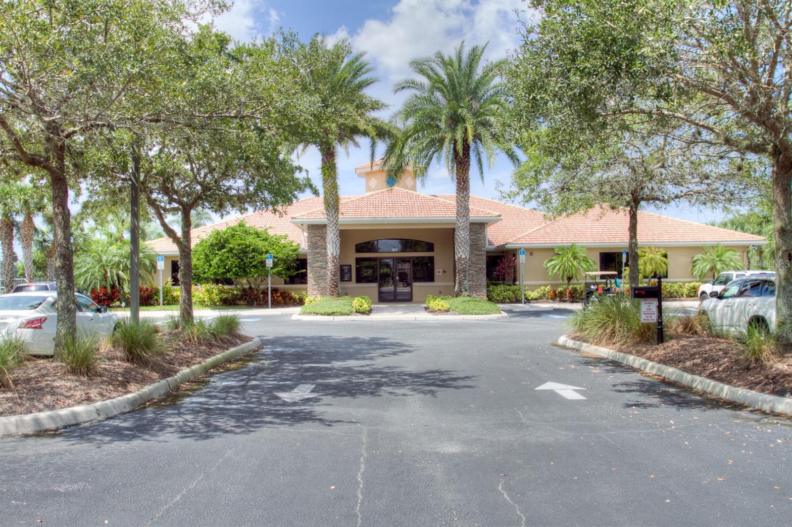 905 FAIRWAY COVE LN #205 — photo 35