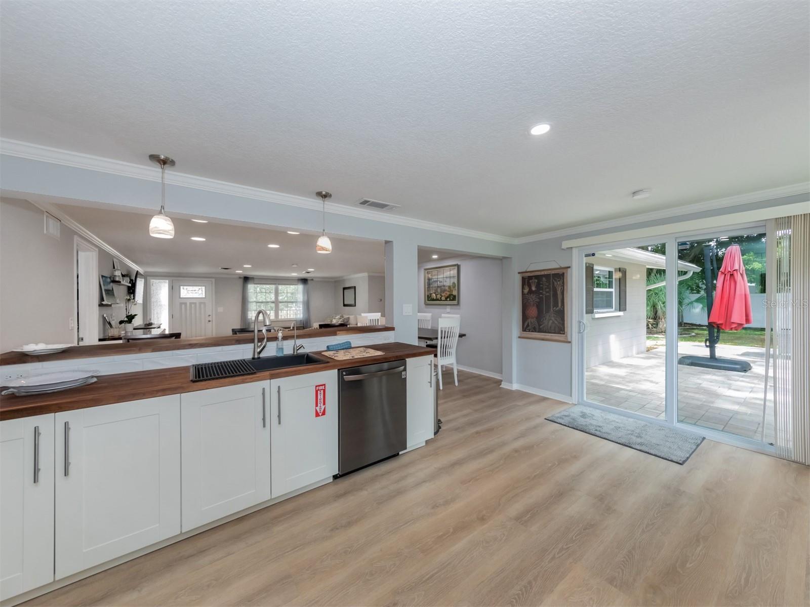 6115 CARLTON AVE — photo 30