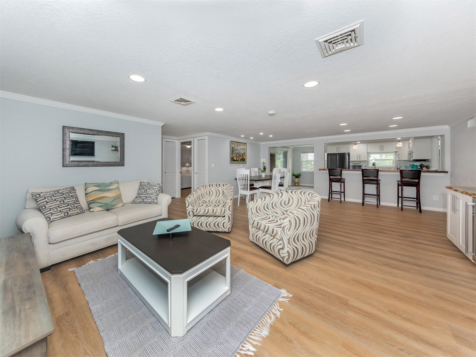 6115 CARLTON AVE — photo 21