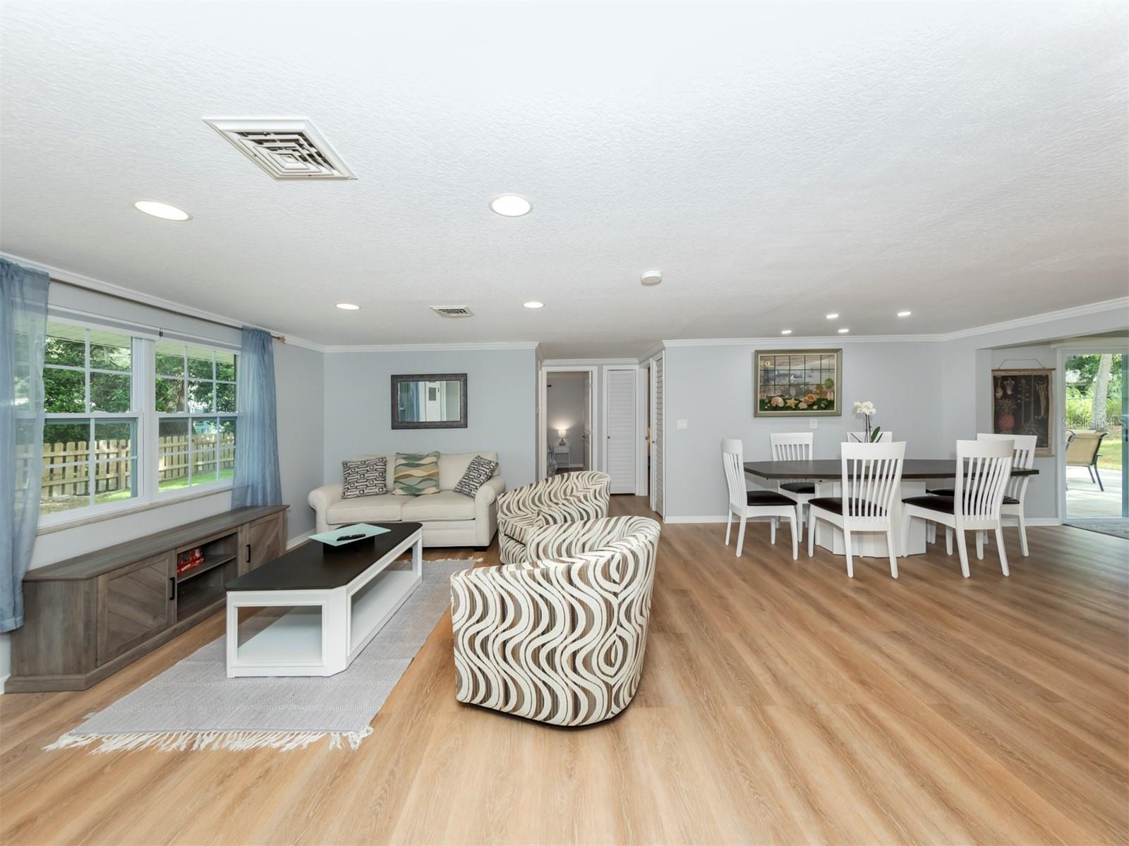 6115 CARLTON AVE — photo 20