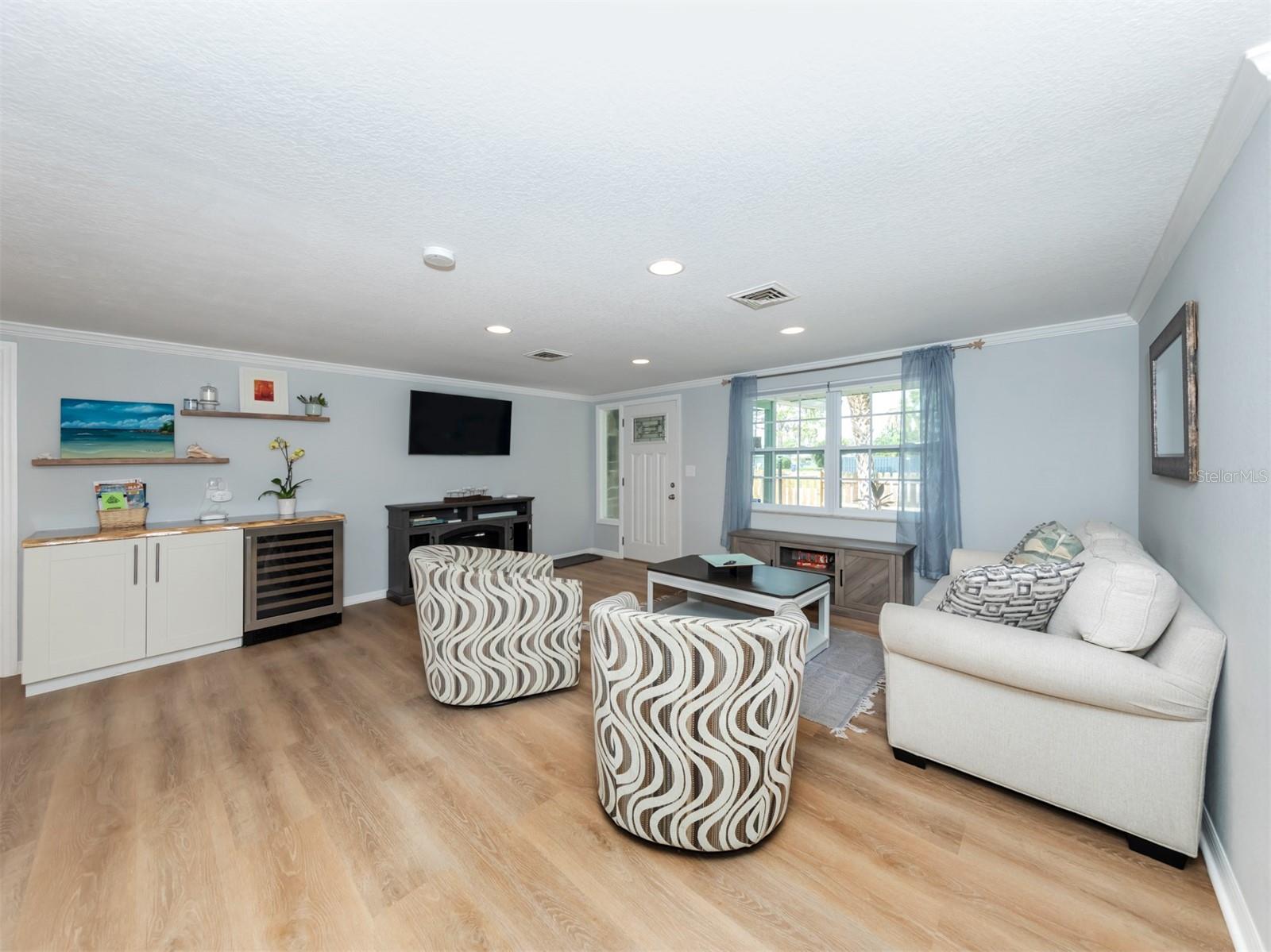 6115 CARLTON AVE — photo 19