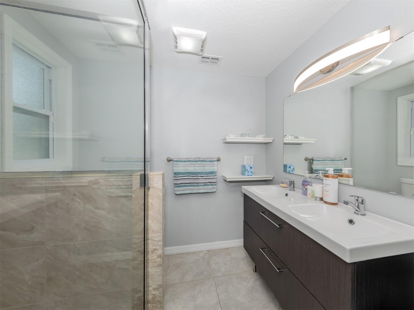 6115 CARLTON AVE — photo 33
