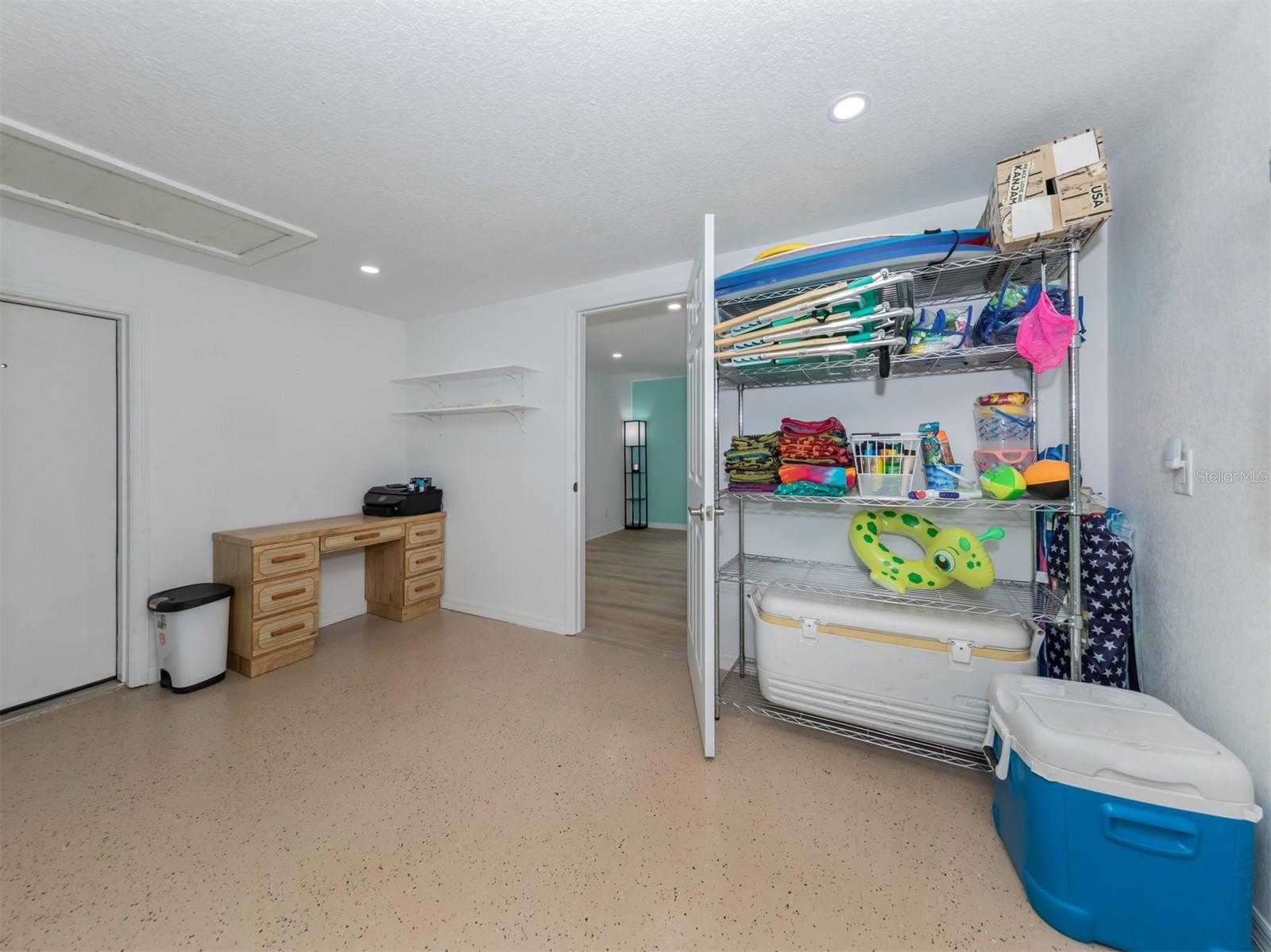 6115 CARLTON AVE — photo 34