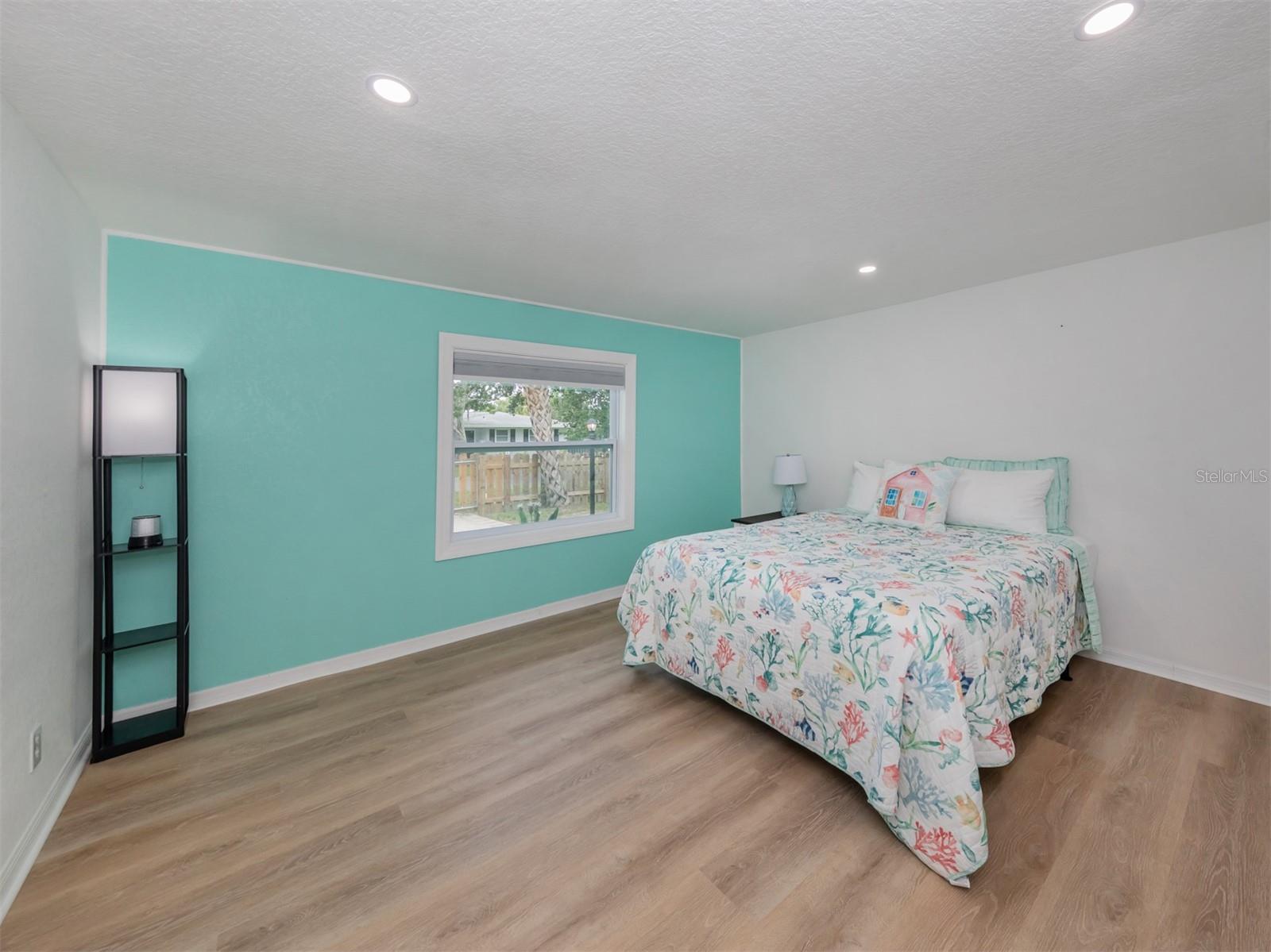6115 CARLTON AVE — photo 37